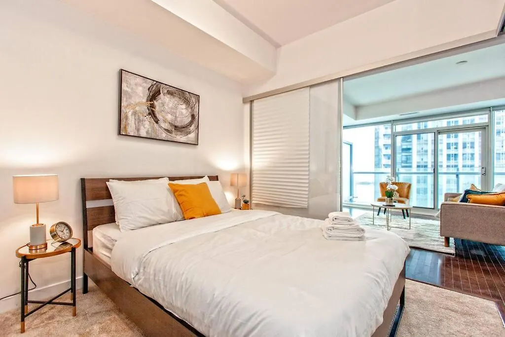 Apartment Lux Condo Near Cn Tower W/Amazing View + Parking!