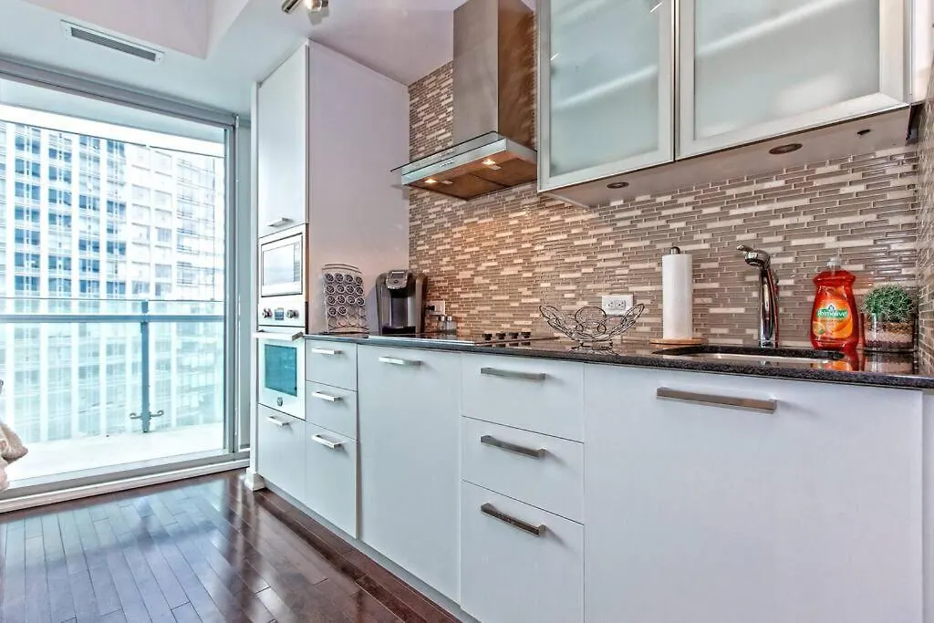 Lux Condo Near Cn Tower W/Amazing View + Parking! Canada