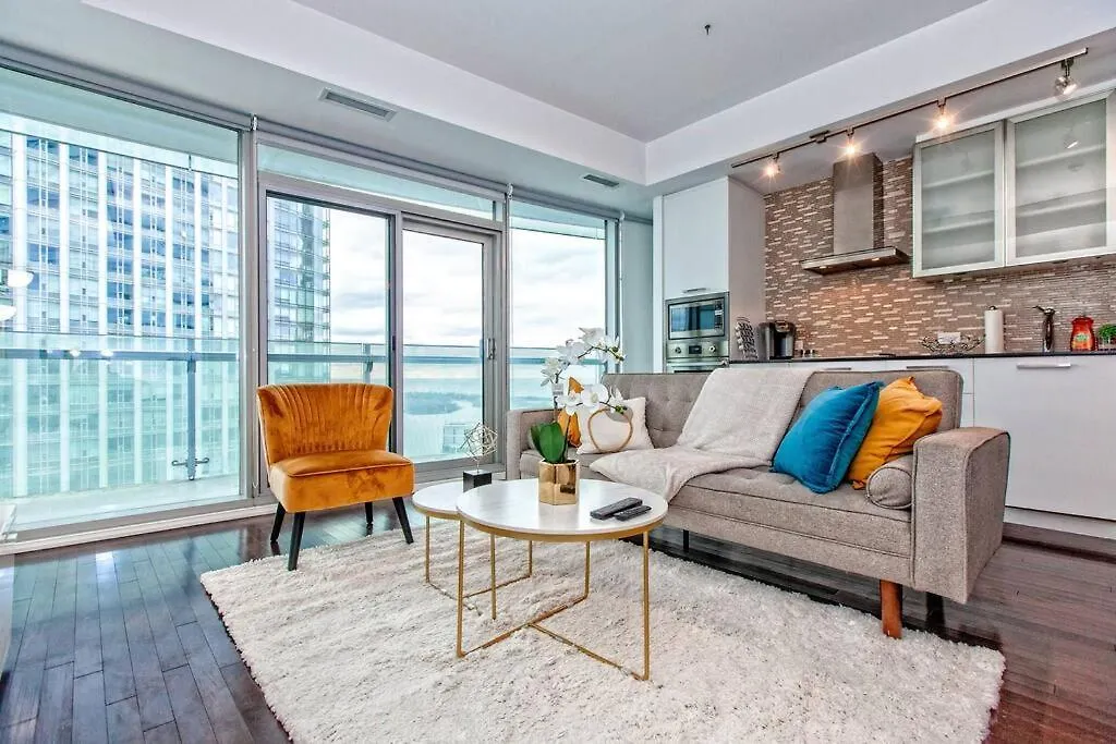 Lux Condo Near Cn Tower W/Amazing View + Parking! 0*, Toronto Canada