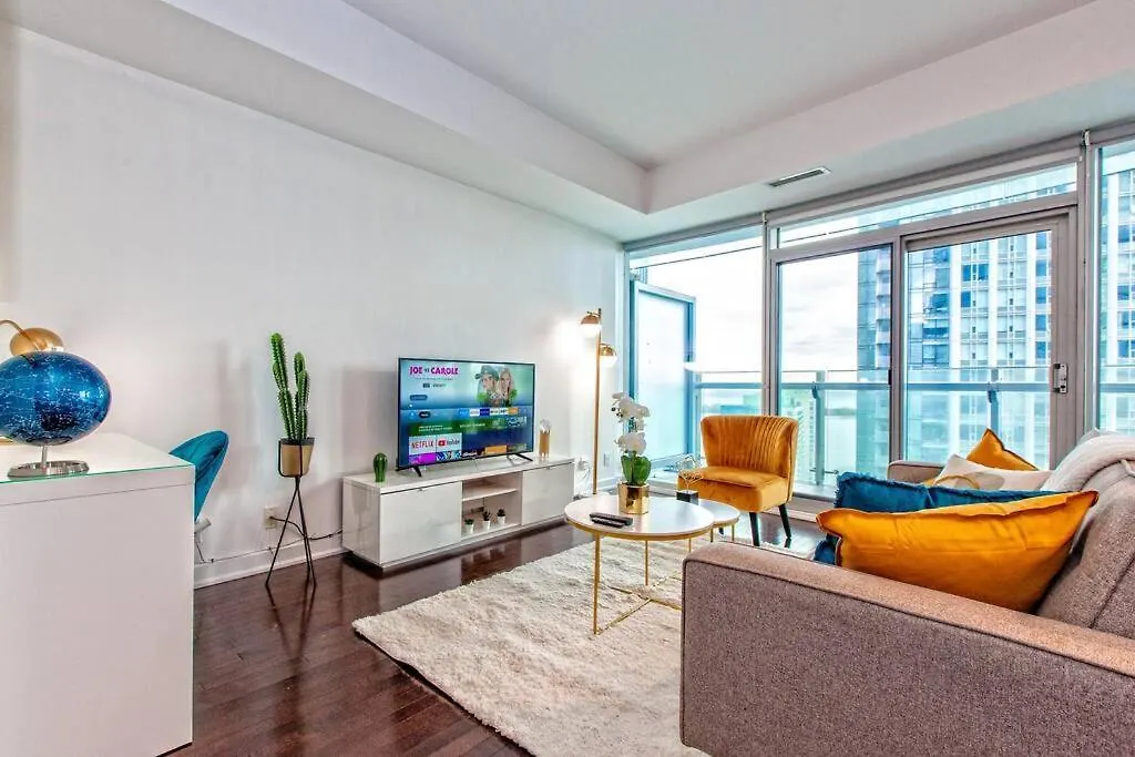 Apartment Lux Condo Near Cn Tower W/Amazing View + Parking!