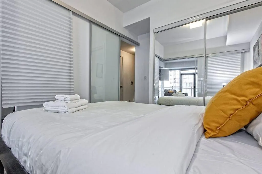 Lux Condo Near Cn Tower W/Amazing View + Parking! Canada