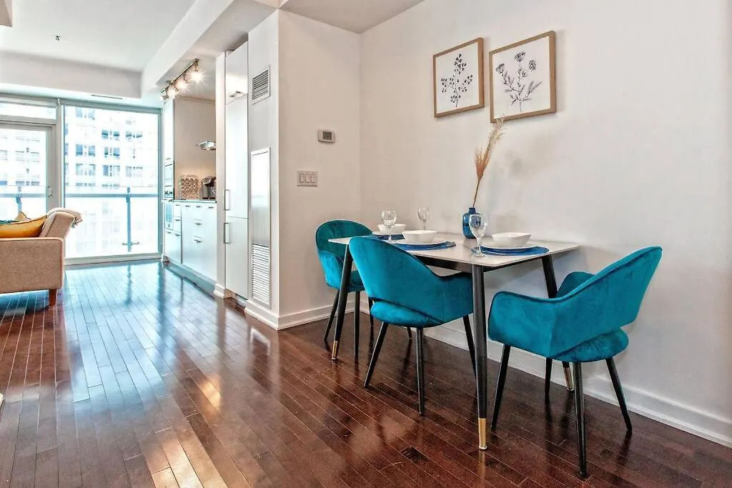 Lux Condo Near Cn Tower W/Amazing View + Parking! 0*, Toronto Canada
